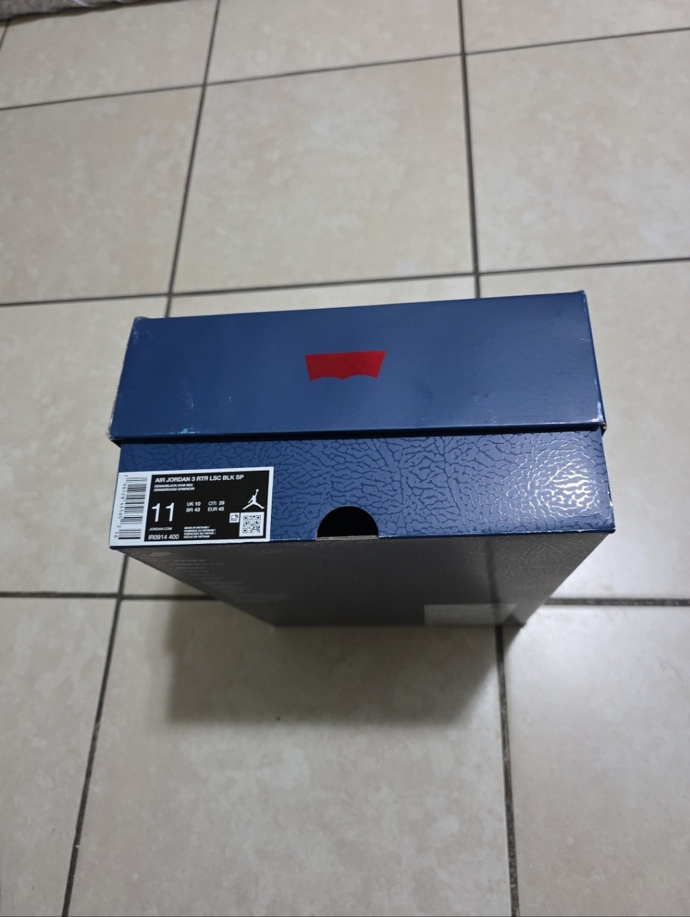 Empty Shoe Box - Picture 2 of 7
